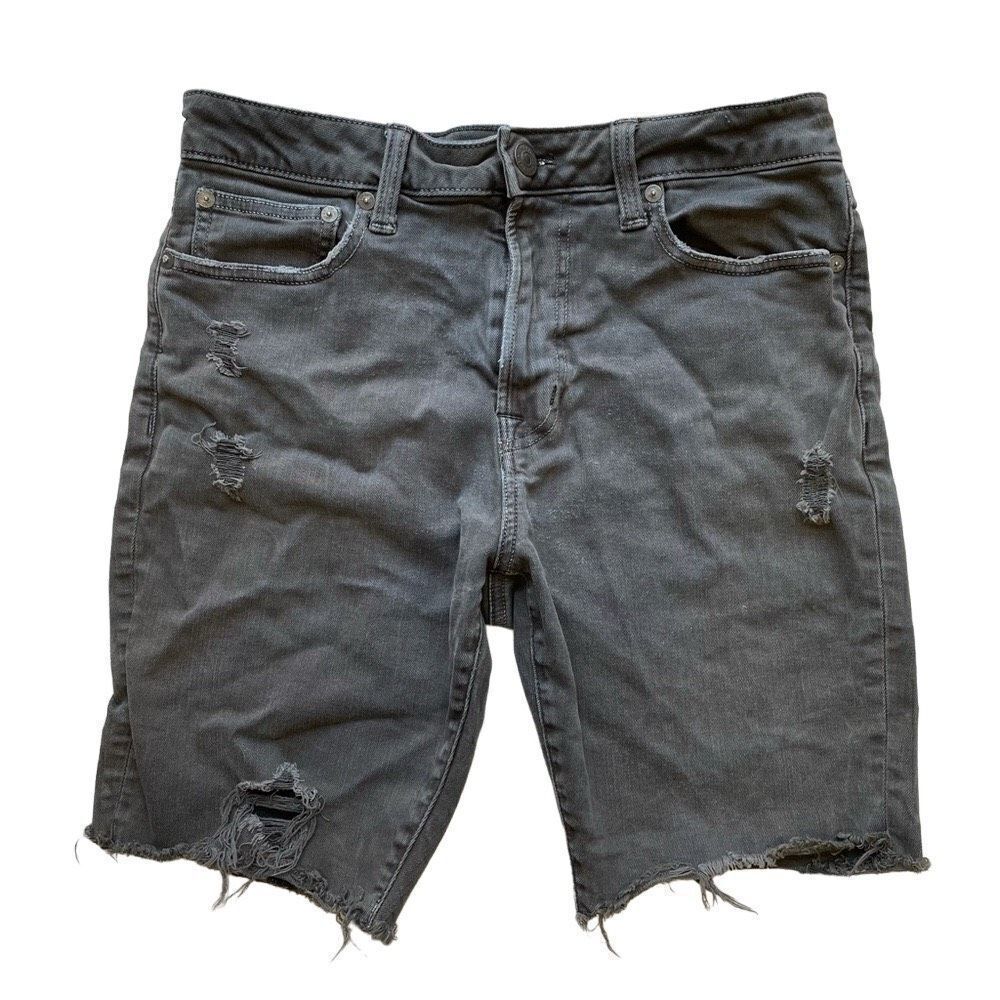 American Eagle Outfitter’s Gray Bermuda Short - Women’s 30‎